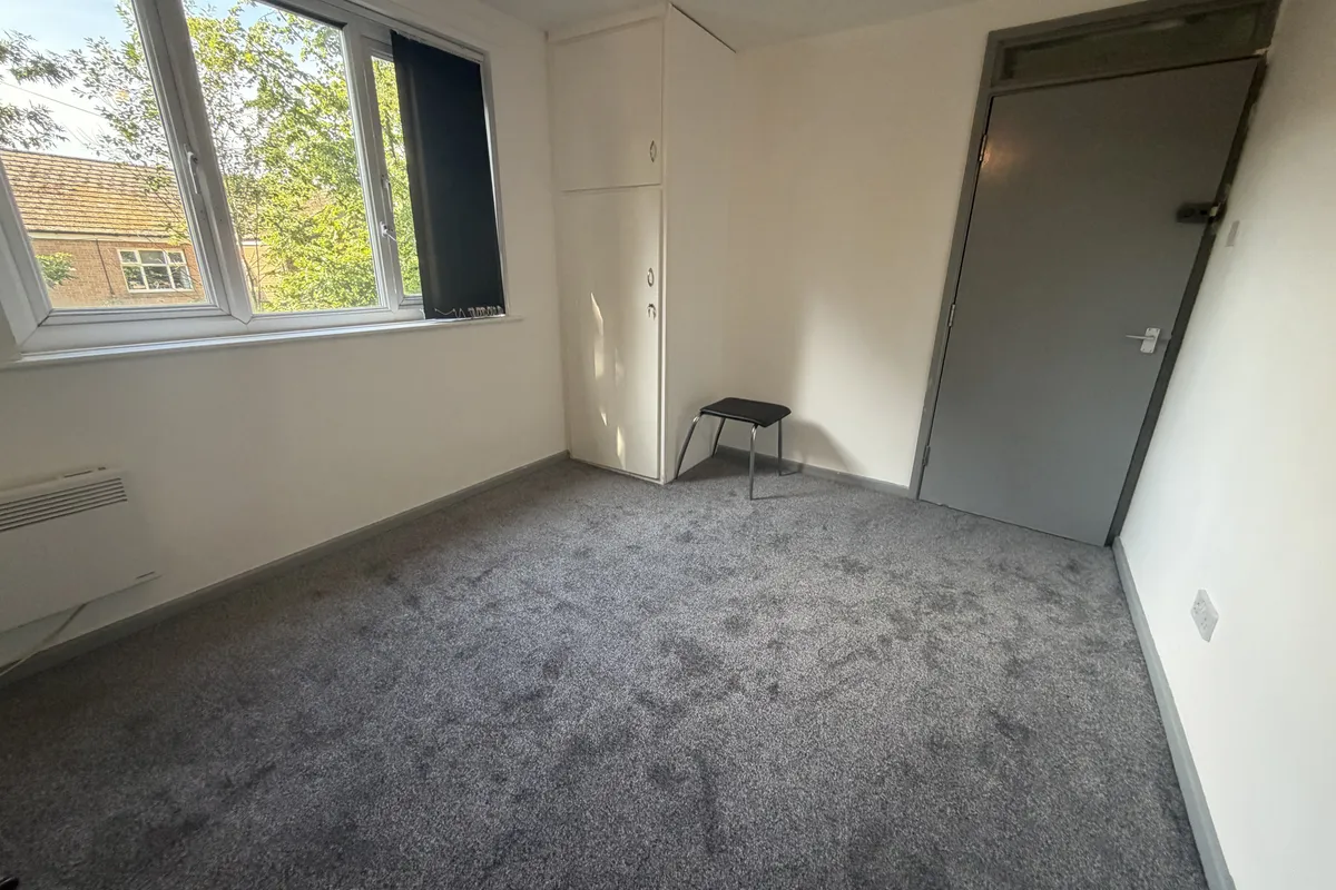 Flat Cecil Avenue in Bradford