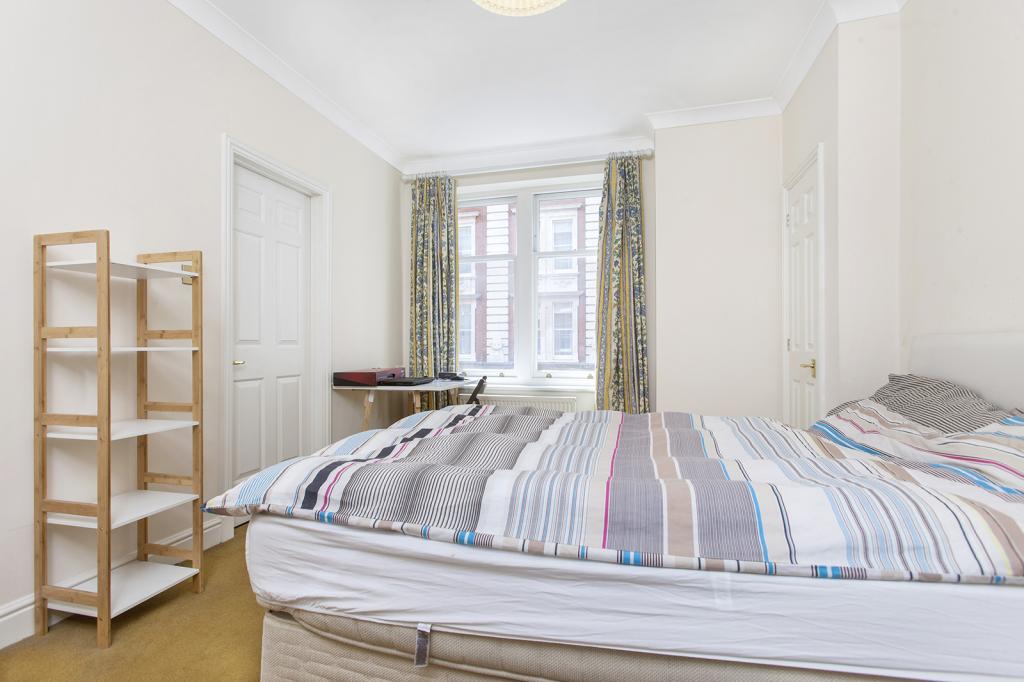 Flat Newman Street in City of Westminster