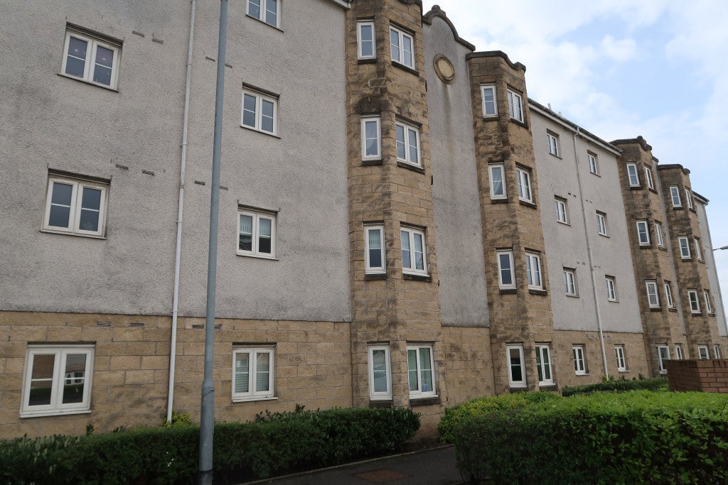 Flat Lloyd Court in Rutherglen
