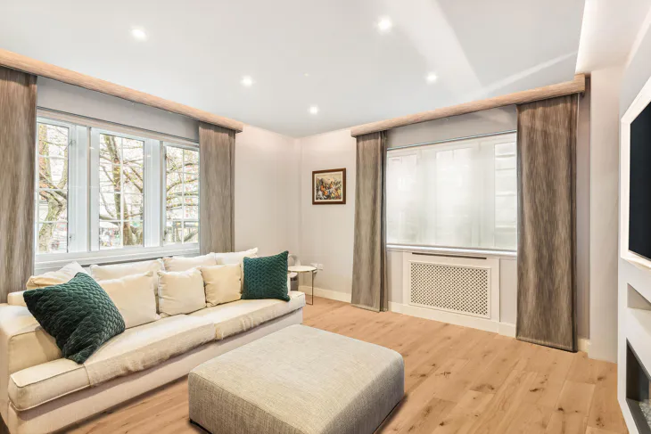 Flat Phillimore Gardens in Greater London