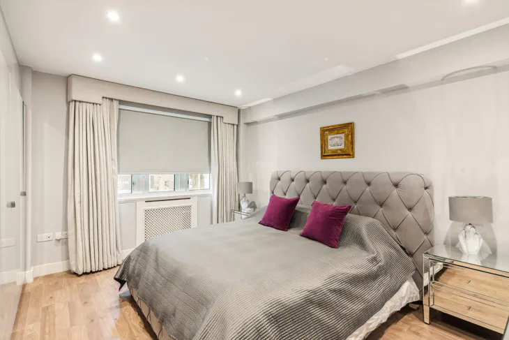 Flat Phillimore Gardens in Greater London