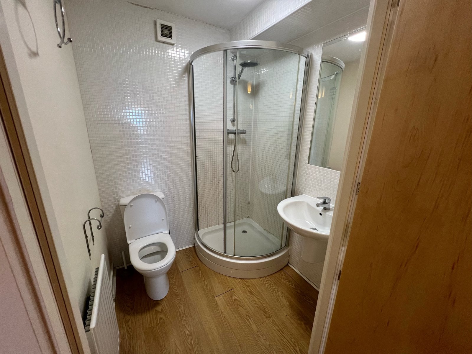 Flat Hawkhill Close in City of Edinburgh