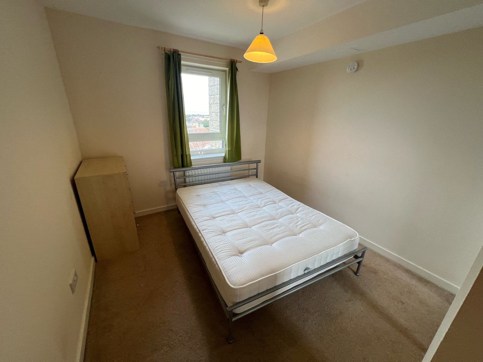 Flat Hawkhill Close in City of Edinburgh