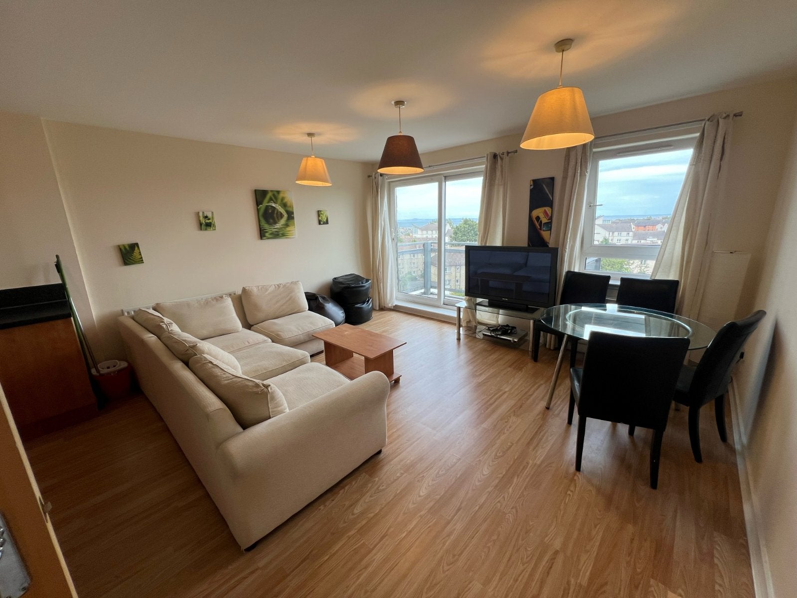 Flat Hawkhill Close in City of Edinburgh