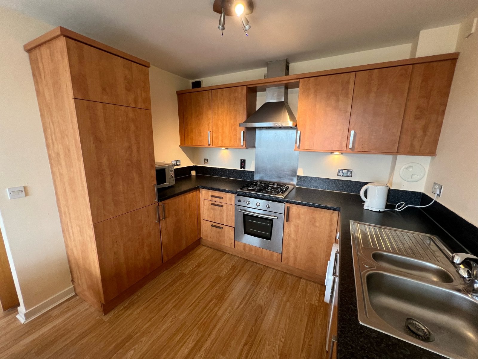 Flat Hawkhill Close in City of Edinburgh