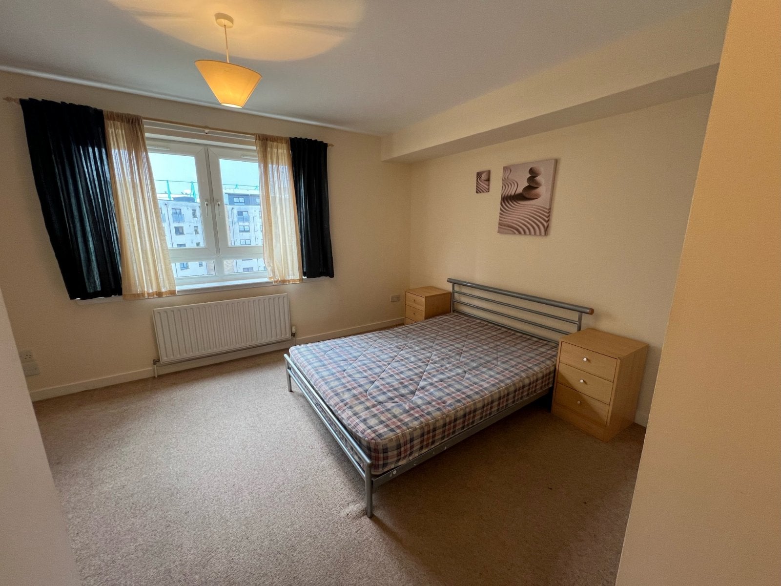 Flat Hawkhill Close in City of Edinburgh