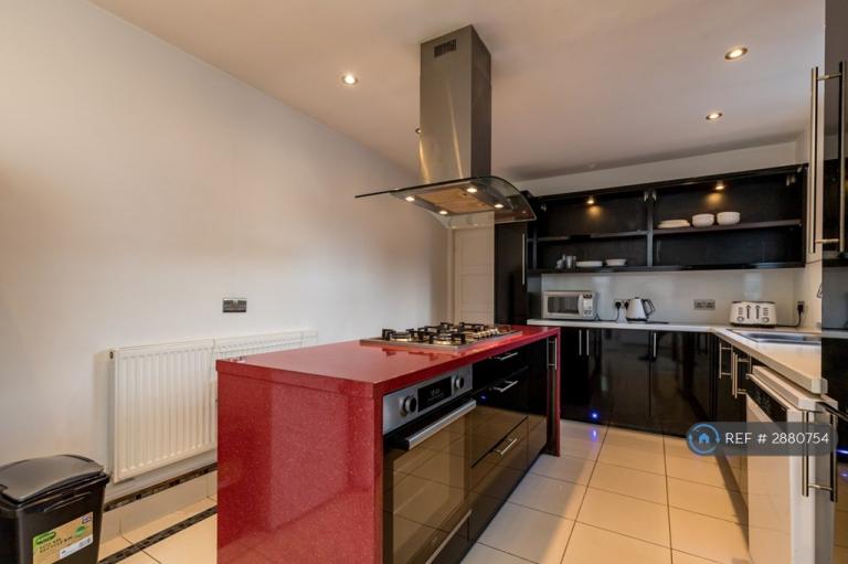 Room Cauldon Road in Stoke-on-Trent