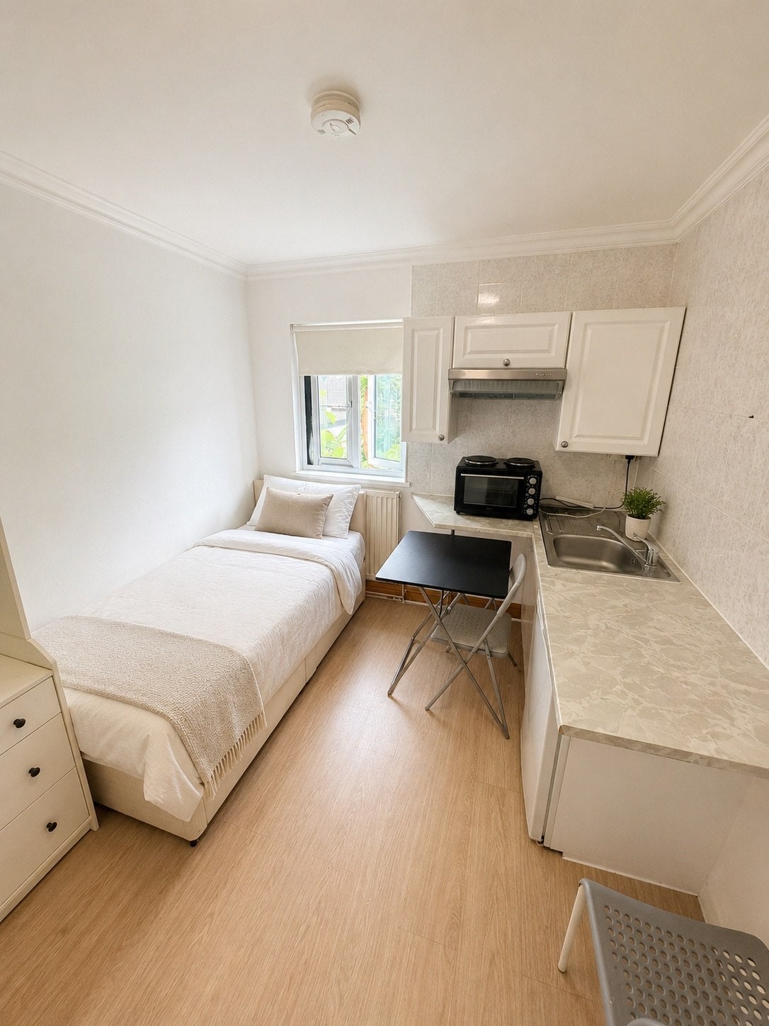 Flat Rectory Road in Greater London