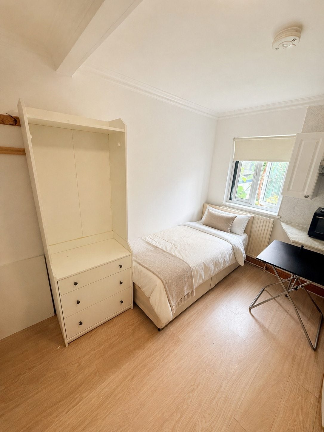 Flat Rectory Road in Greater London