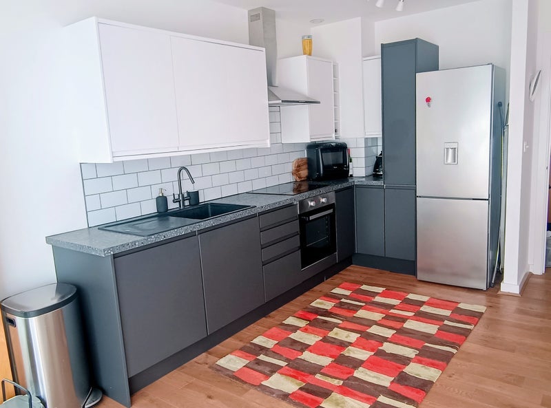 Flat Queenstown Road in Greater London