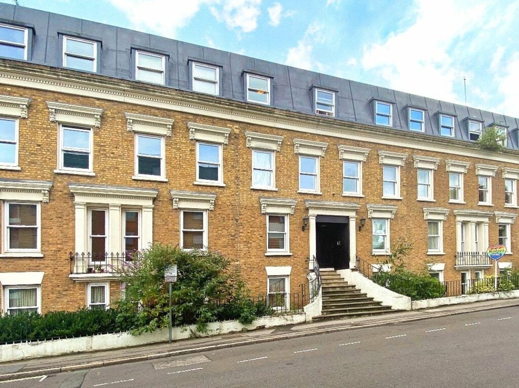 Flat Frederick Street in Rushmoor