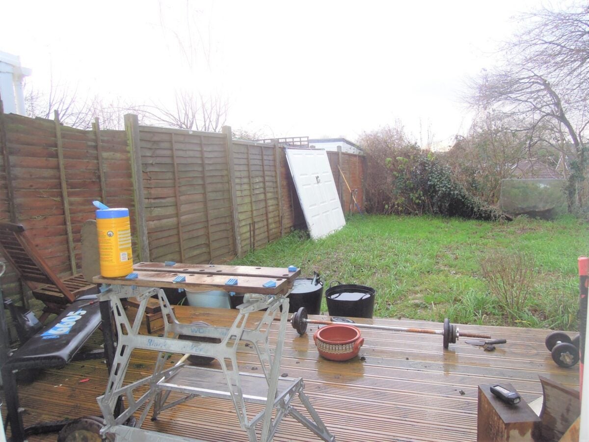 Flat Lingfield Gardens in Southampton