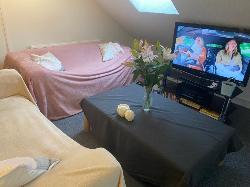 Room High Road in Greater London