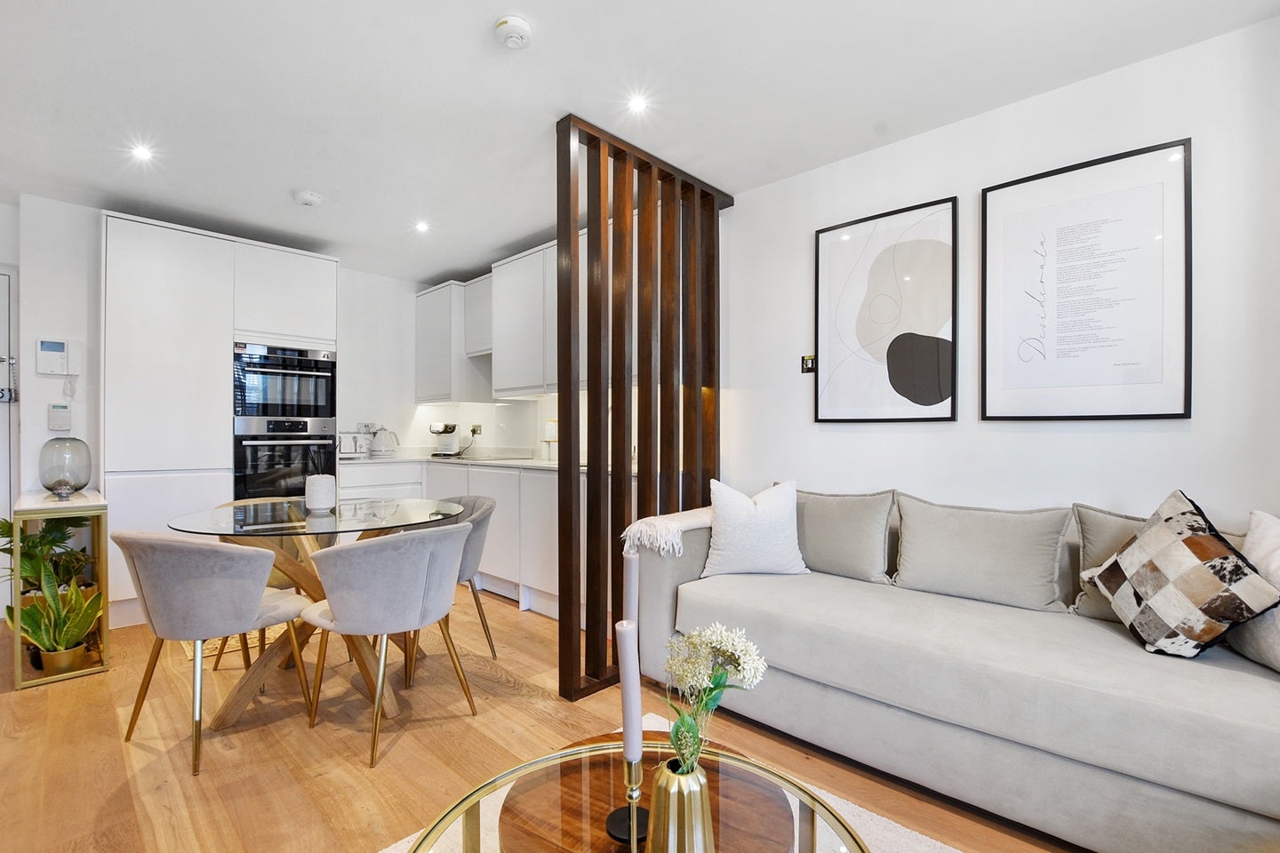 Flat Acton Lane in Greater London