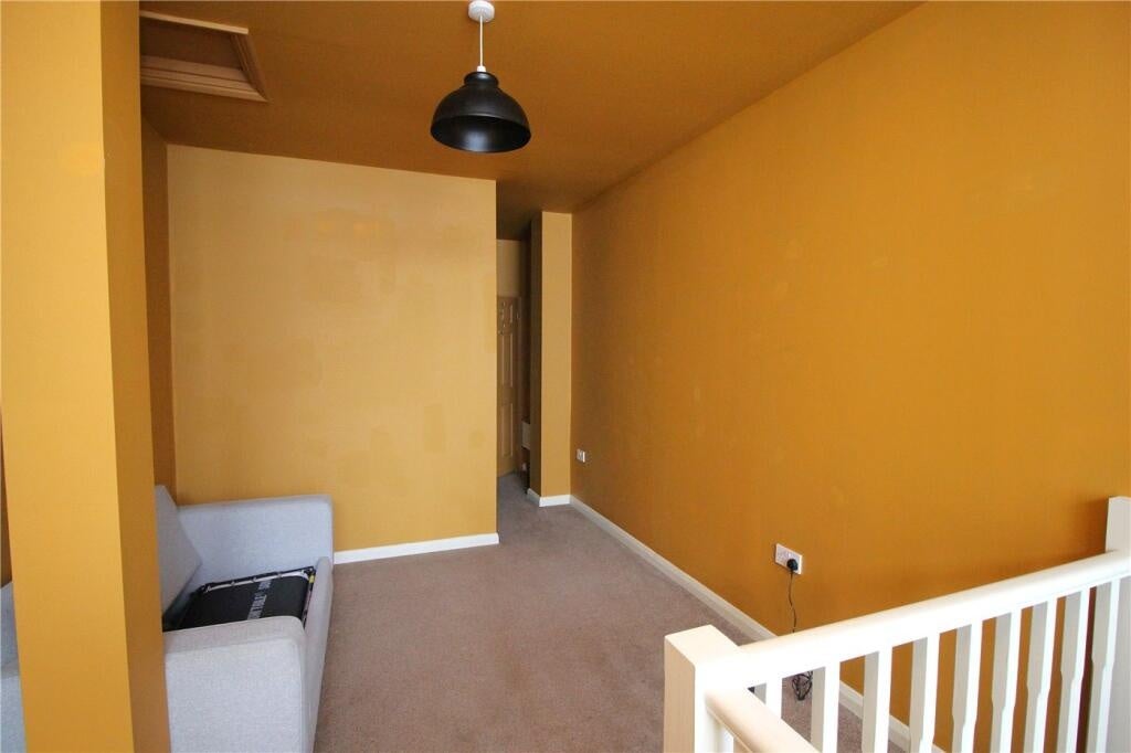 Flat Southchurch Road in Southend-on-Sea