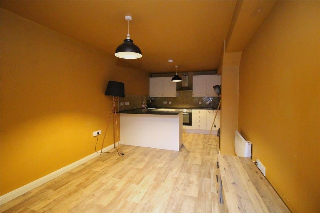 Flat Southchurch Road in Southend-on-Sea