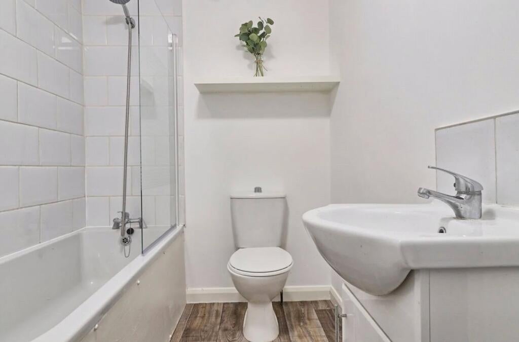 Flat Southchurch Road in Southend-on-Sea