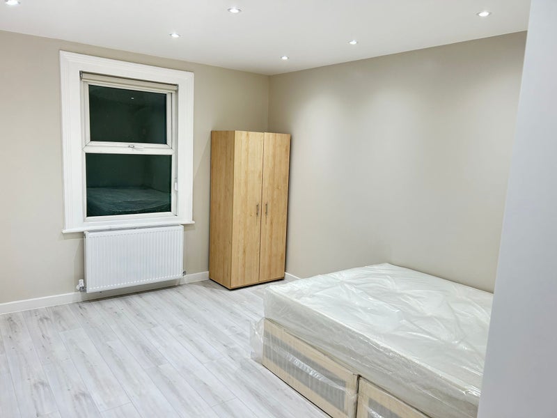 Room Melfort Road in Greater London
