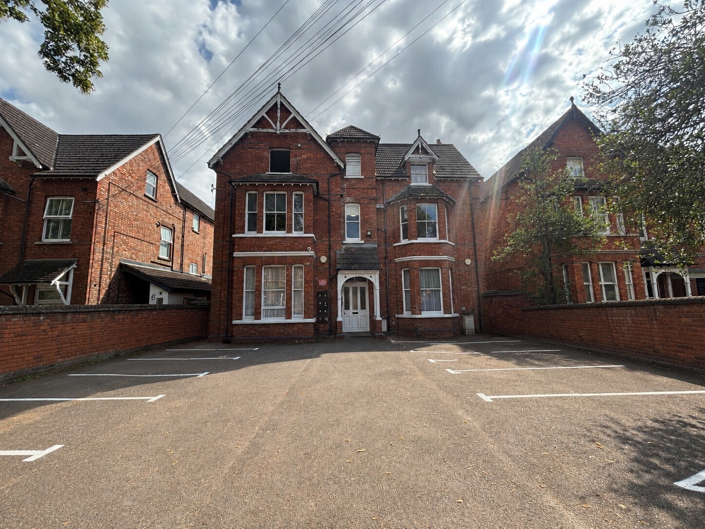 Flat Lansdowne Road in Bedford
