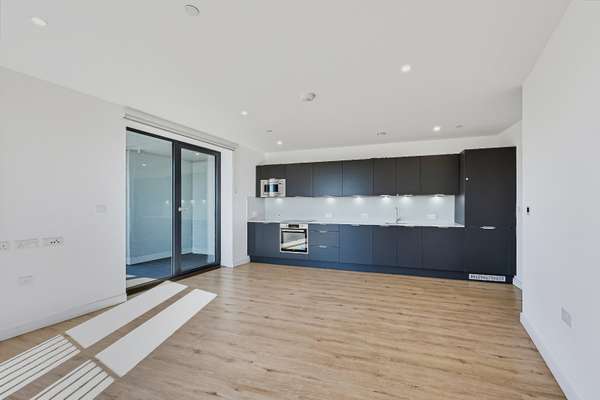 Flat Plaistow Road in Greater London