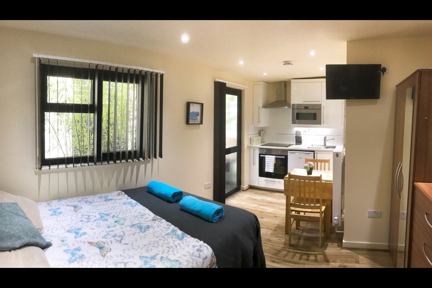 Flat Ashmore Road in City of Westminster
