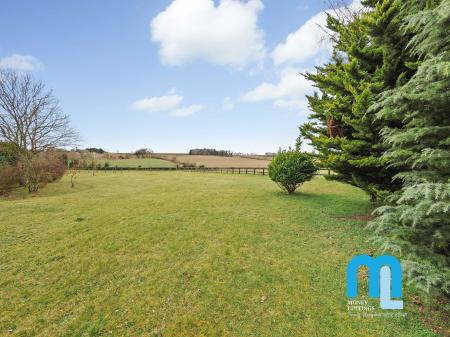 House Frog Hill Road in Breckland District
