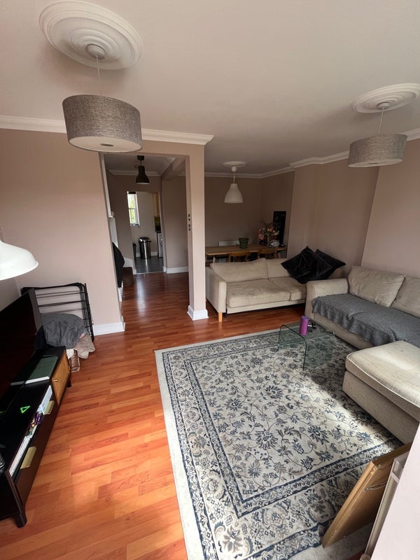 Room Warburton Close in Greater London
