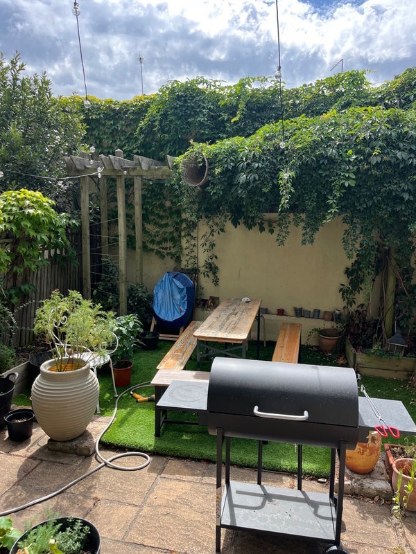 Room Warburton Close in Greater London