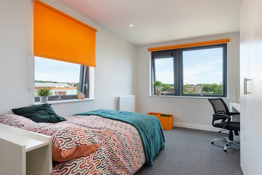 Flat Eaton Drive in Exeter