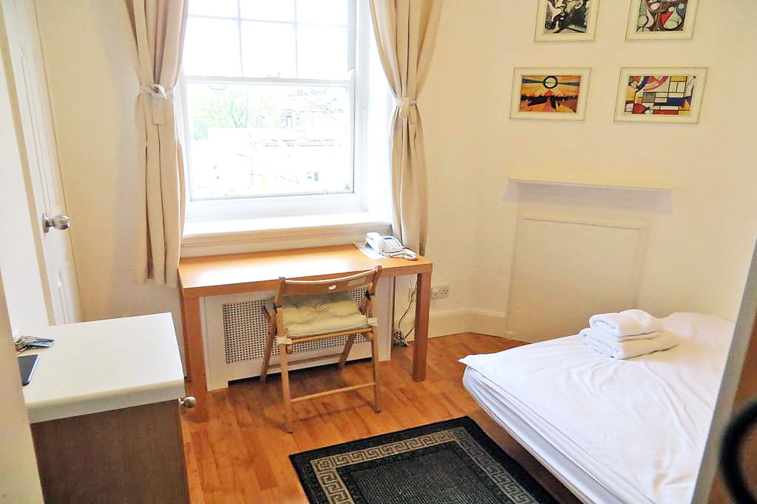 Room Fulham Palace Road in Greater London
