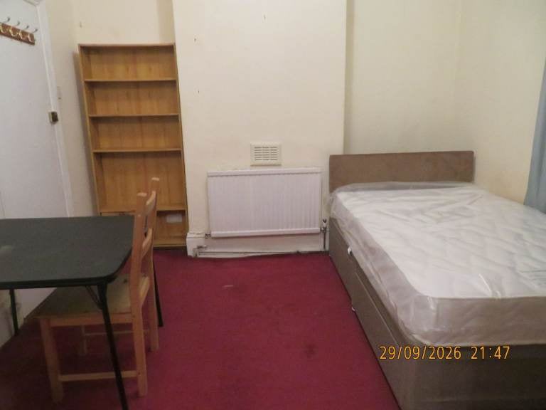 Flat Wellington Street West in Salford