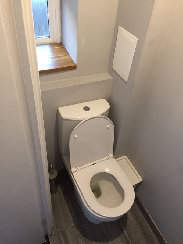 Room Wadhurst Road in Greater London
