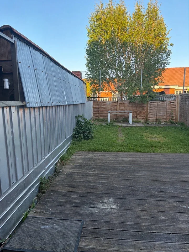 Room Sterry Road in Greater London