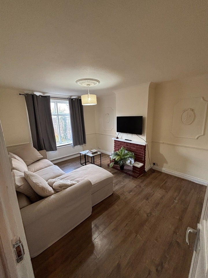 Room Sterry Road in Greater London