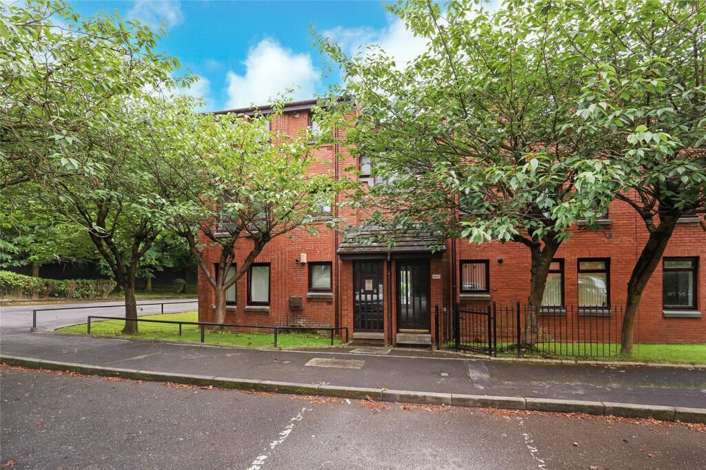 Flat Budhill Avenue in Glasgow