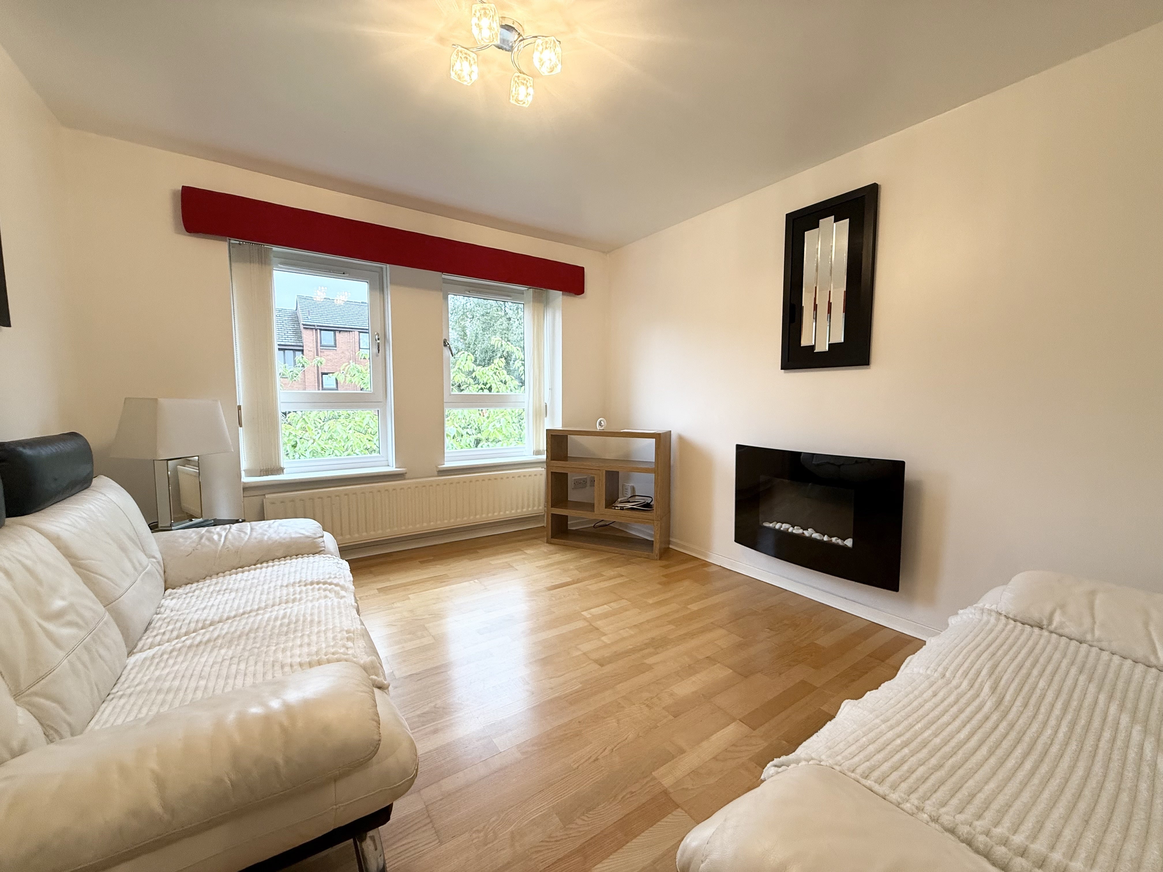 Flat Budhill Avenue in Glasgow
