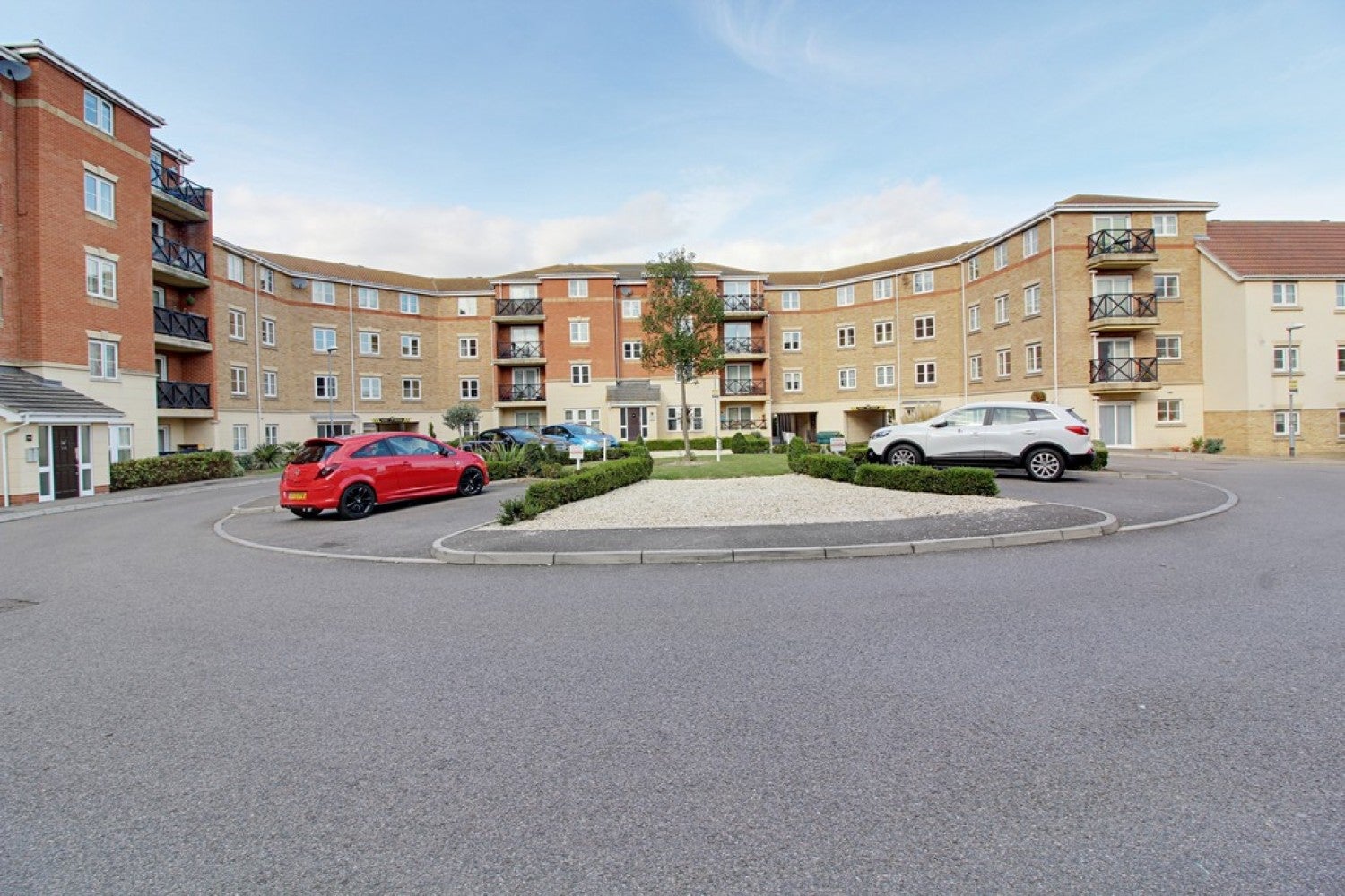 Flat Retort Close in Southend-on-Sea