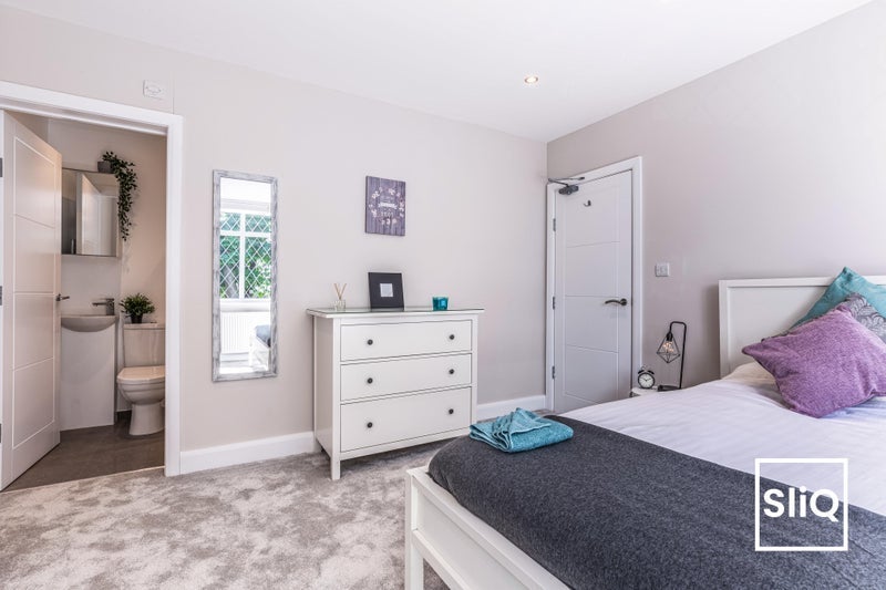 Room Roehampton Vale in Greater London