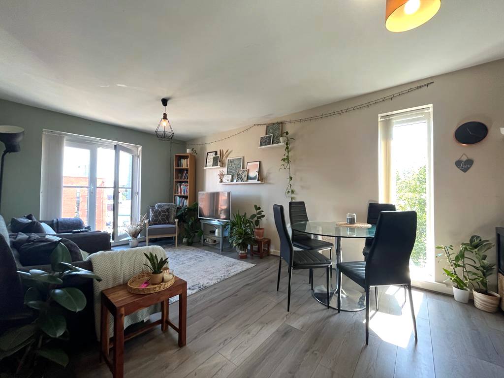 Flat Derwent Street in Salford