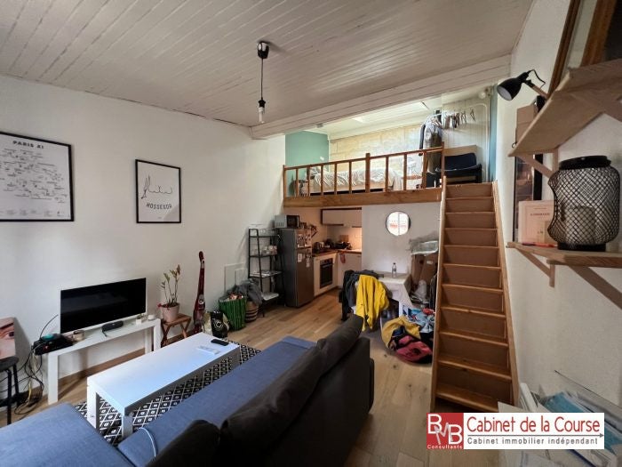 Flat Rue de la Course in Bordeaux