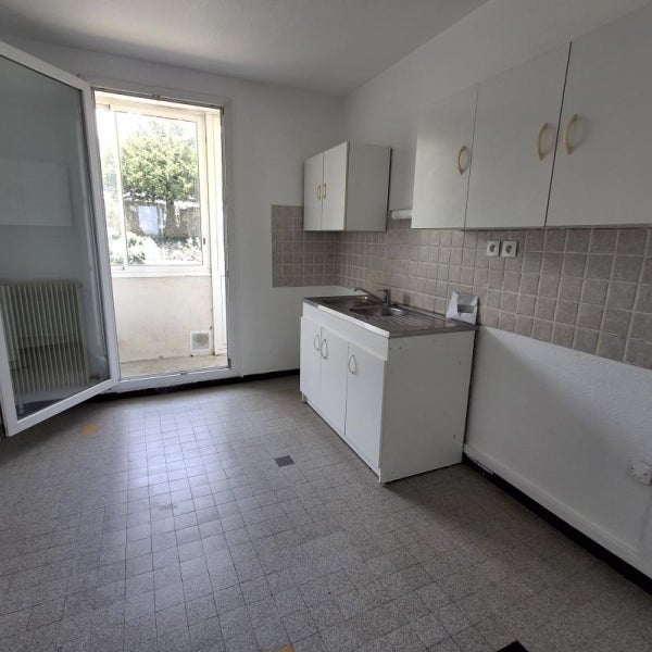 Flat Rue de l'Idolay in Rives