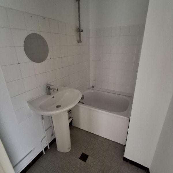 Flat Rue de l'Idolay in Rives