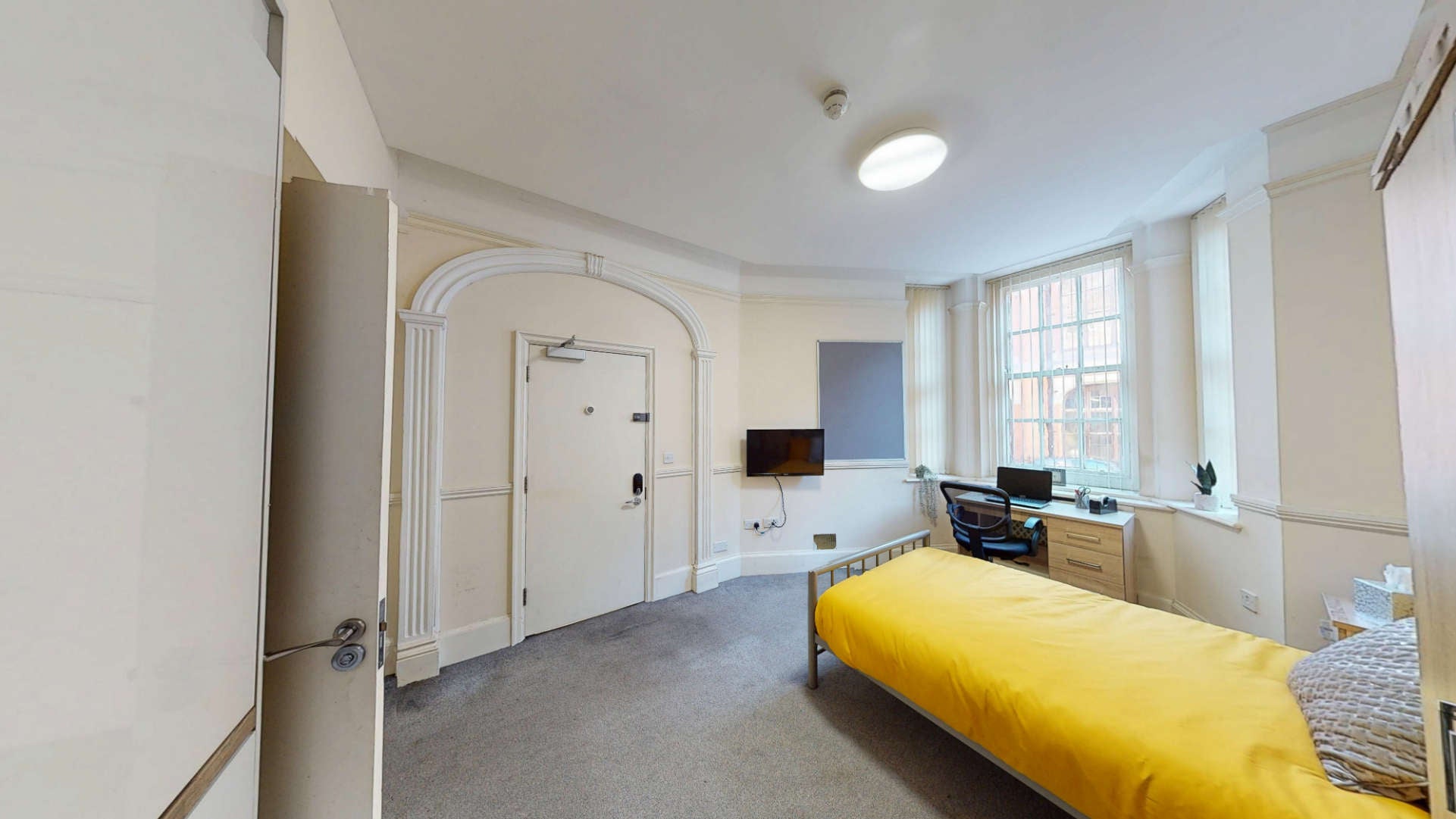 Room Cornwall Street in Birmingham