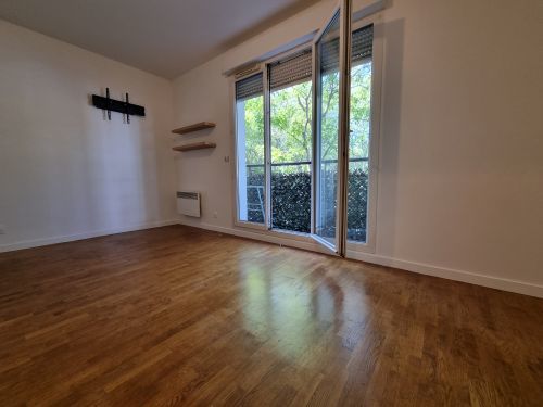 Flat Rue Hispano-Suiza in Bois-Colombes