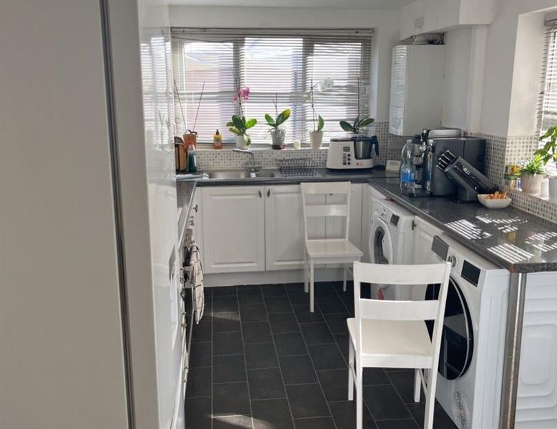 Flat Watkin Road in Folkestone and Hythe District