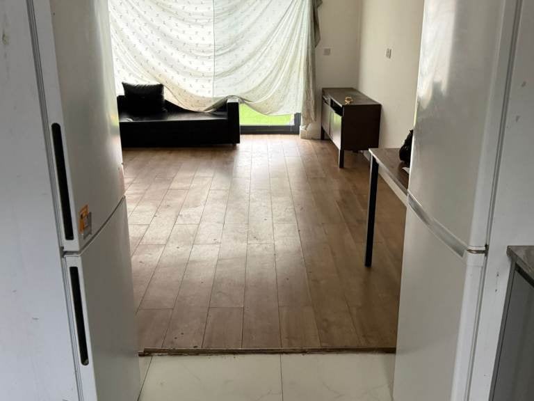House Mowbrays Road in Greater London