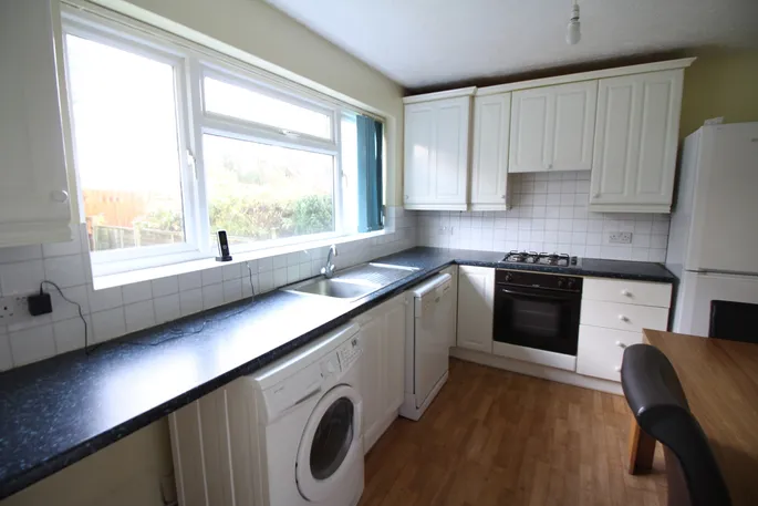 Flat Gisburne Way in Watford