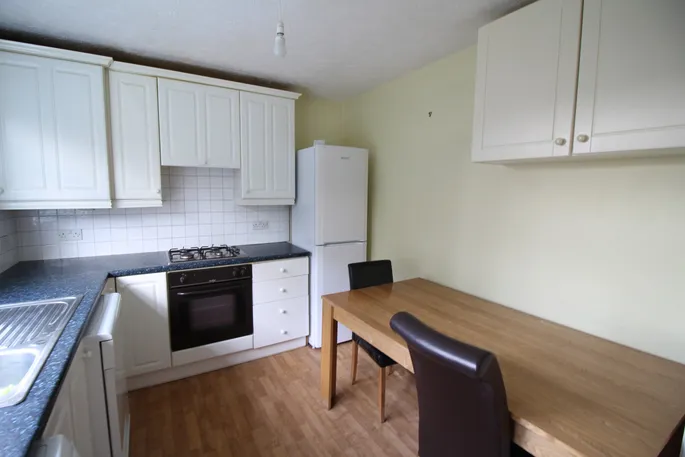 Flat Gisburne Way in Watford