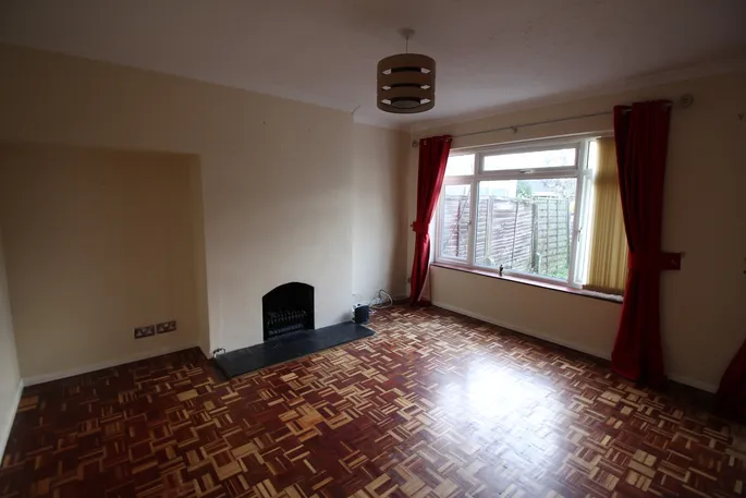 Flat Gisburne Way in Watford