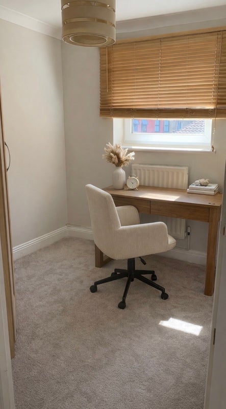Flat Dacre Park in Greater London